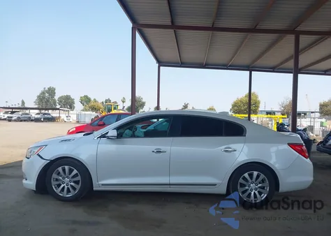 2015 Buick Lacrosse Leather z USA, uszkodzony, nr VIN 1G4GB5GR5FF330034